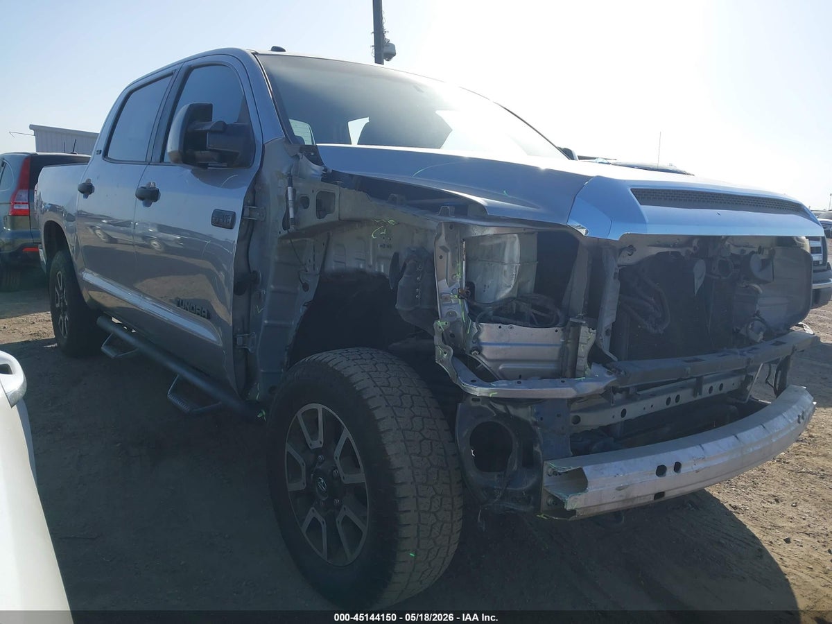 2017 TOYOTA TUNDRA SR5 5.7L V8