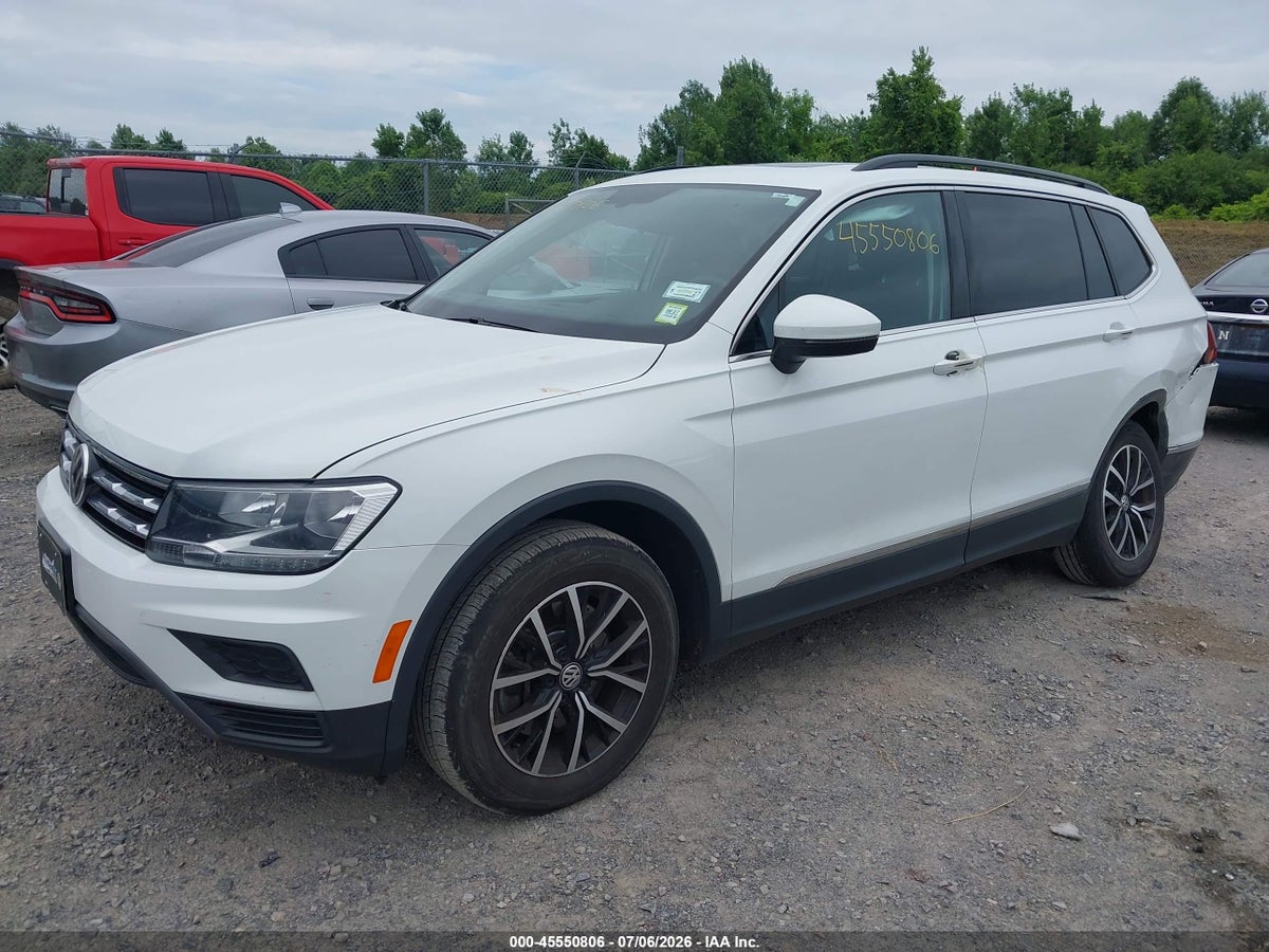 2021 VOLKSWAGEN TIGUAN 2.0T SE/2.0T SE R-LINE BLACK/2.0T SEL — снимка 2