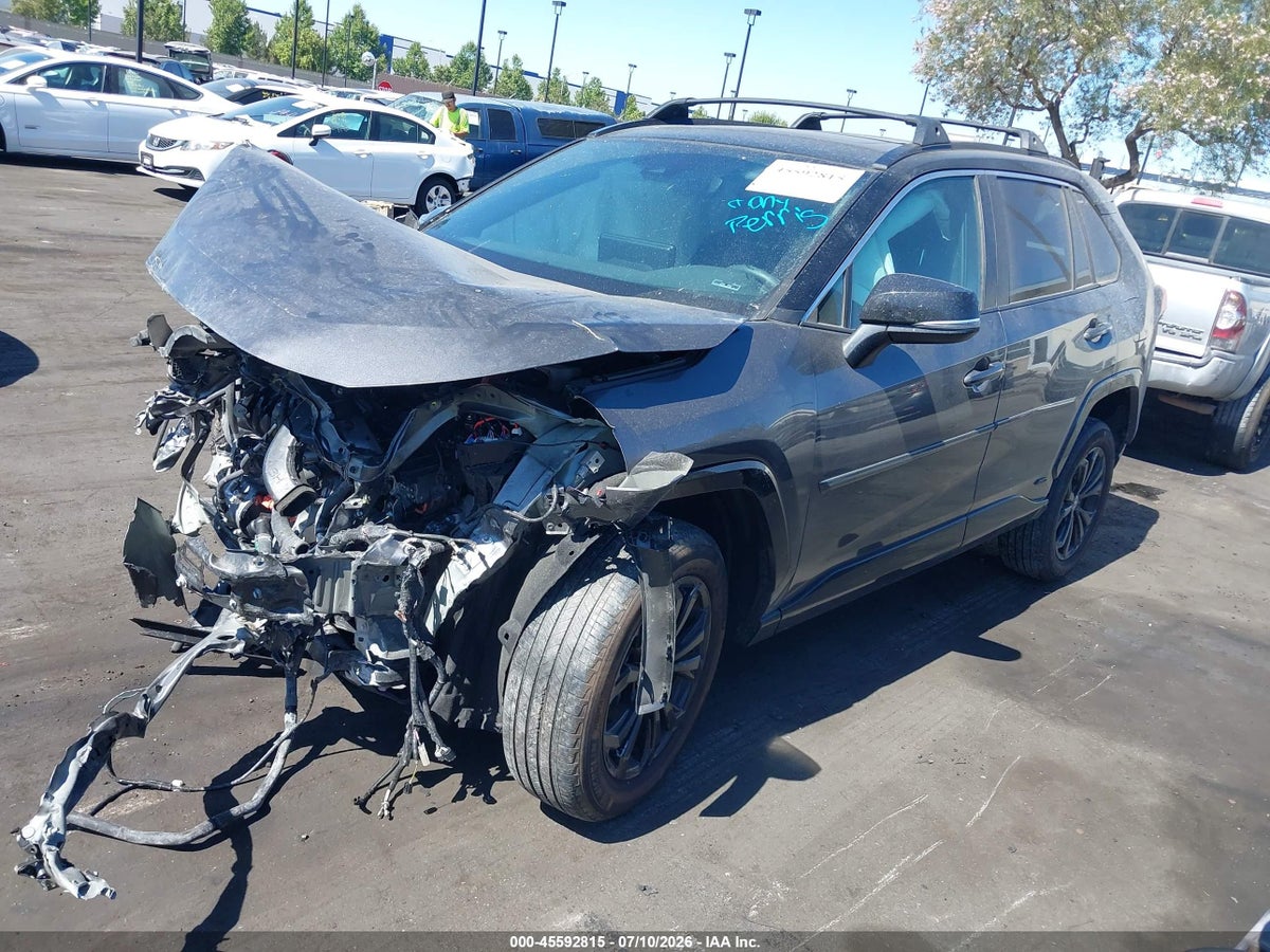 2024 TOYOTA RAV4 HYBRID XSE — снимка 2