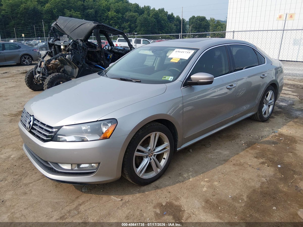 2013 VOLKSWAGEN PASSAT 2.0L TDI SEL PREMIUM — снимка 2