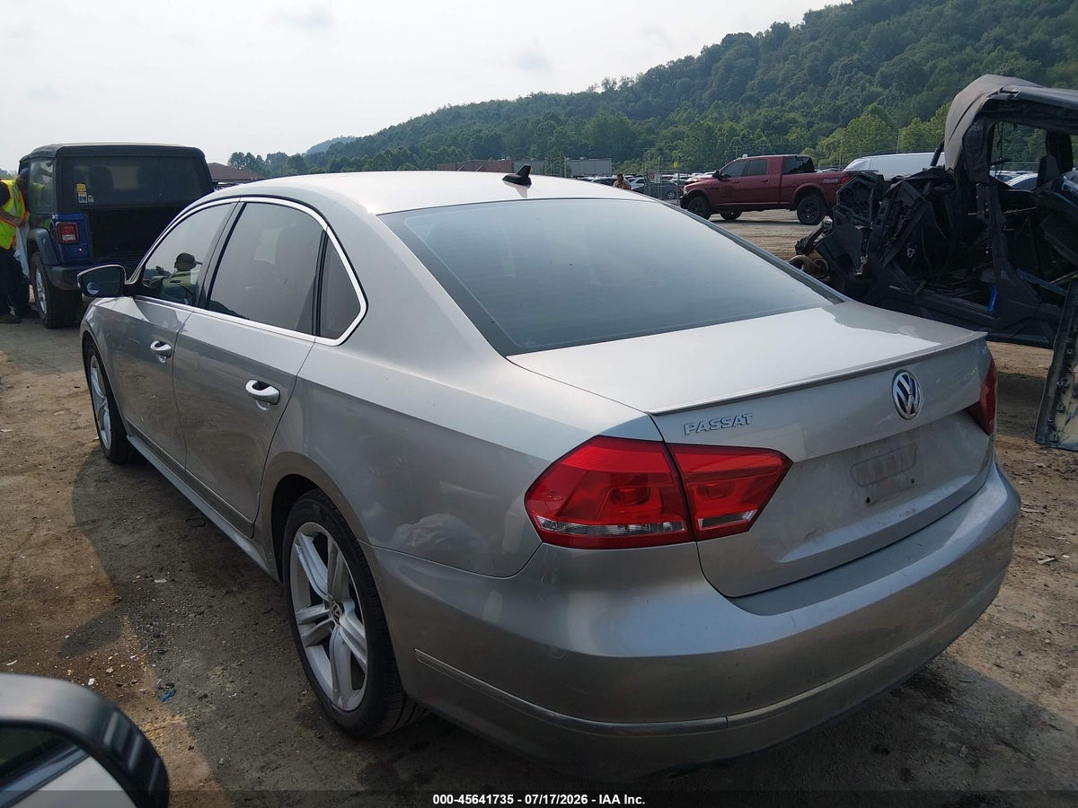 2013 VOLKSWAGEN PASSAT 2.0L TDI SEL PREMIUM — снимка 3