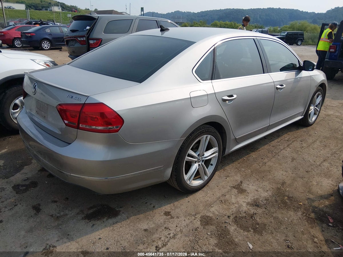 2013 VOLKSWAGEN PASSAT 2.0L TDI SEL PREMIUM — снимка 4