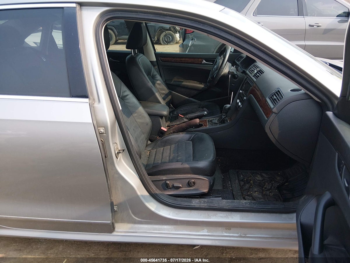 2013 VOLKSWAGEN PASSAT 2.0L TDI SEL PREMIUM — снимка 5