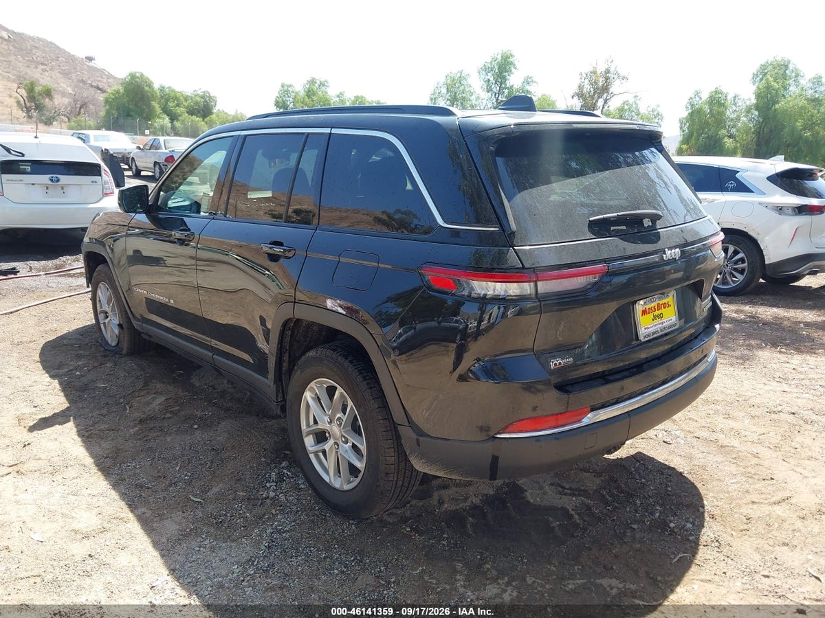 2026 JEEP GRAND CHEROKEE LAREDO 4X2 — снимка 3