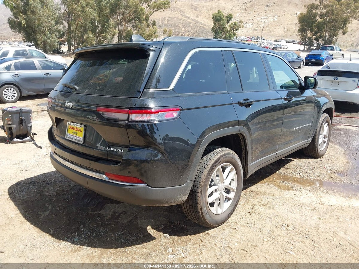 2026 JEEP GRAND CHEROKEE LAREDO 4X2 — снимка 4
