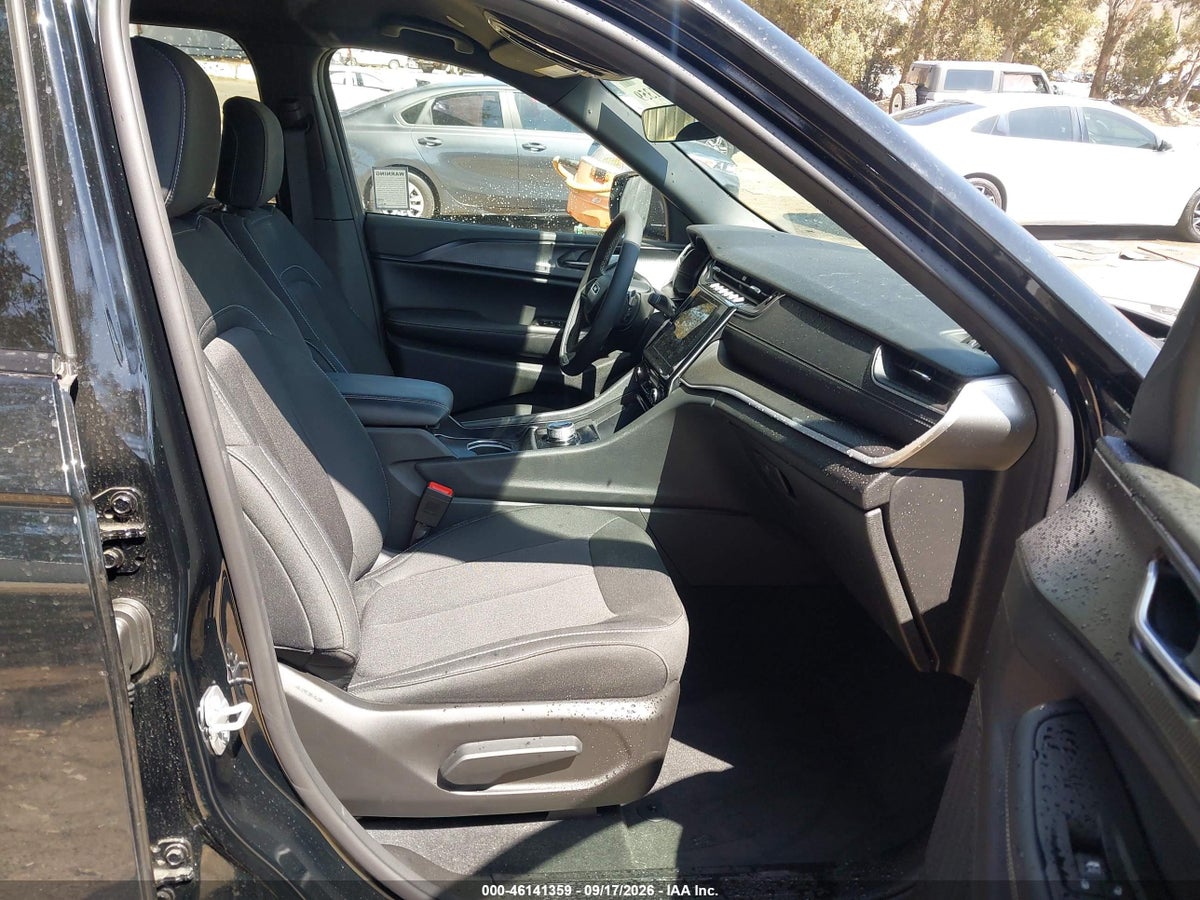 2026 JEEP GRAND CHEROKEE LAREDO 4X2 — снимка 5