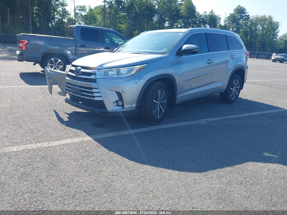 2017 TOYOTA HIGHLANDER XLE — снимка 2