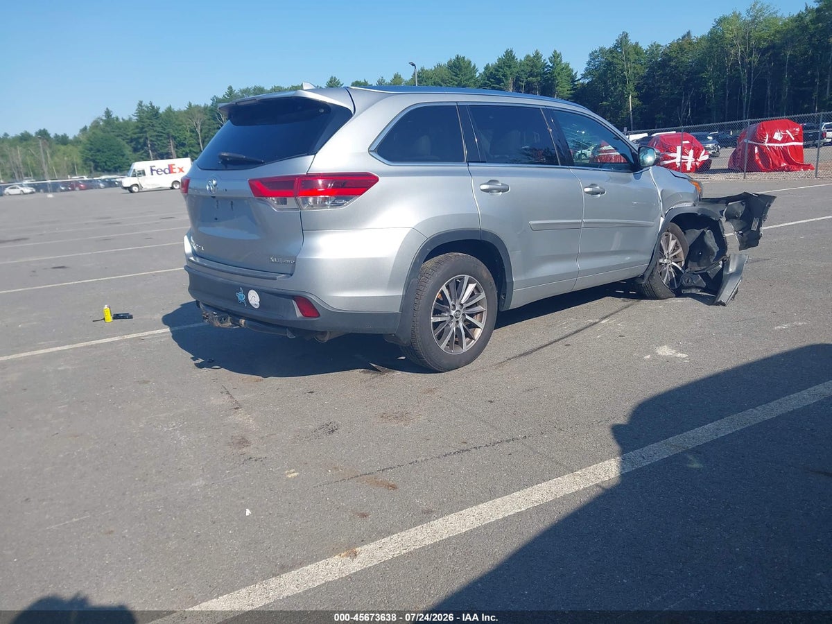 2017 TOYOTA HIGHLANDER XLE — снимка 4