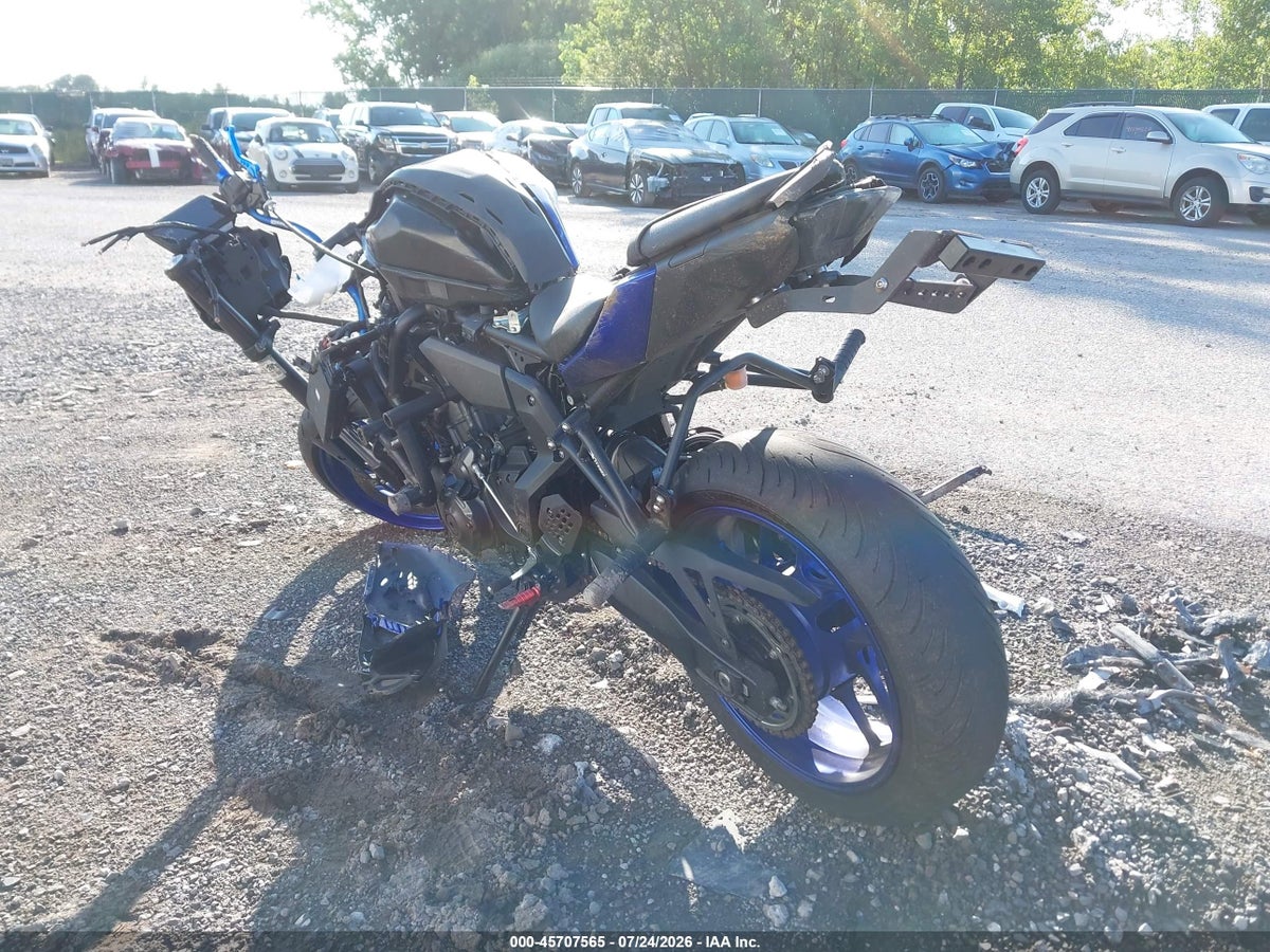 2025 YAMAHA MTN690 — photo 3