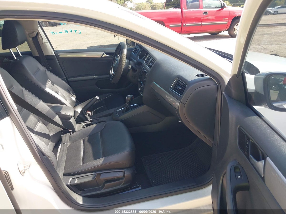 2017 VOLKSWAGEN JETTA 1.4T SE — снимка 5