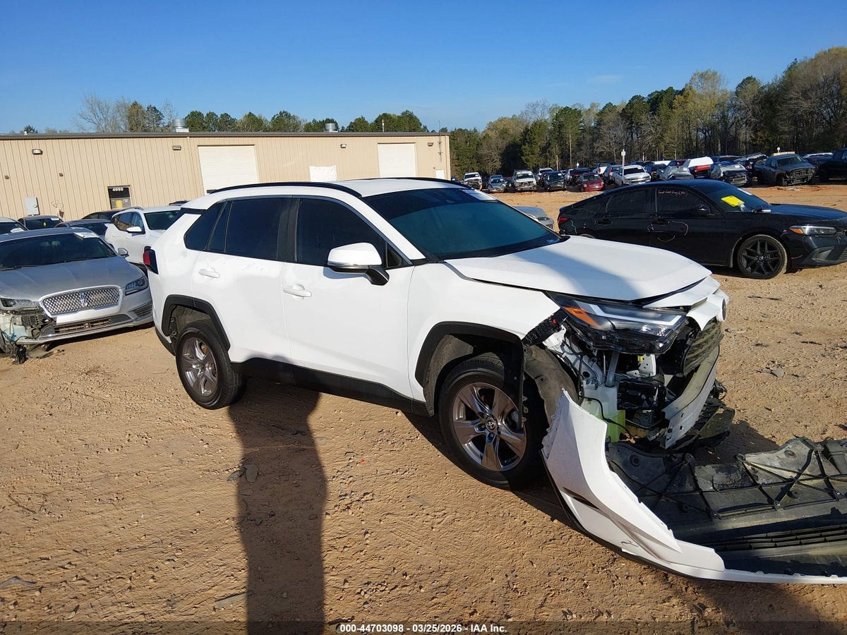 2023 TOYOTA RAV4 XLE