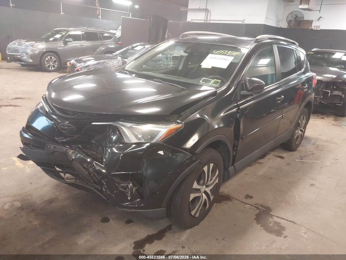 2018 TOYOTA RAV4 LE — снимка 2