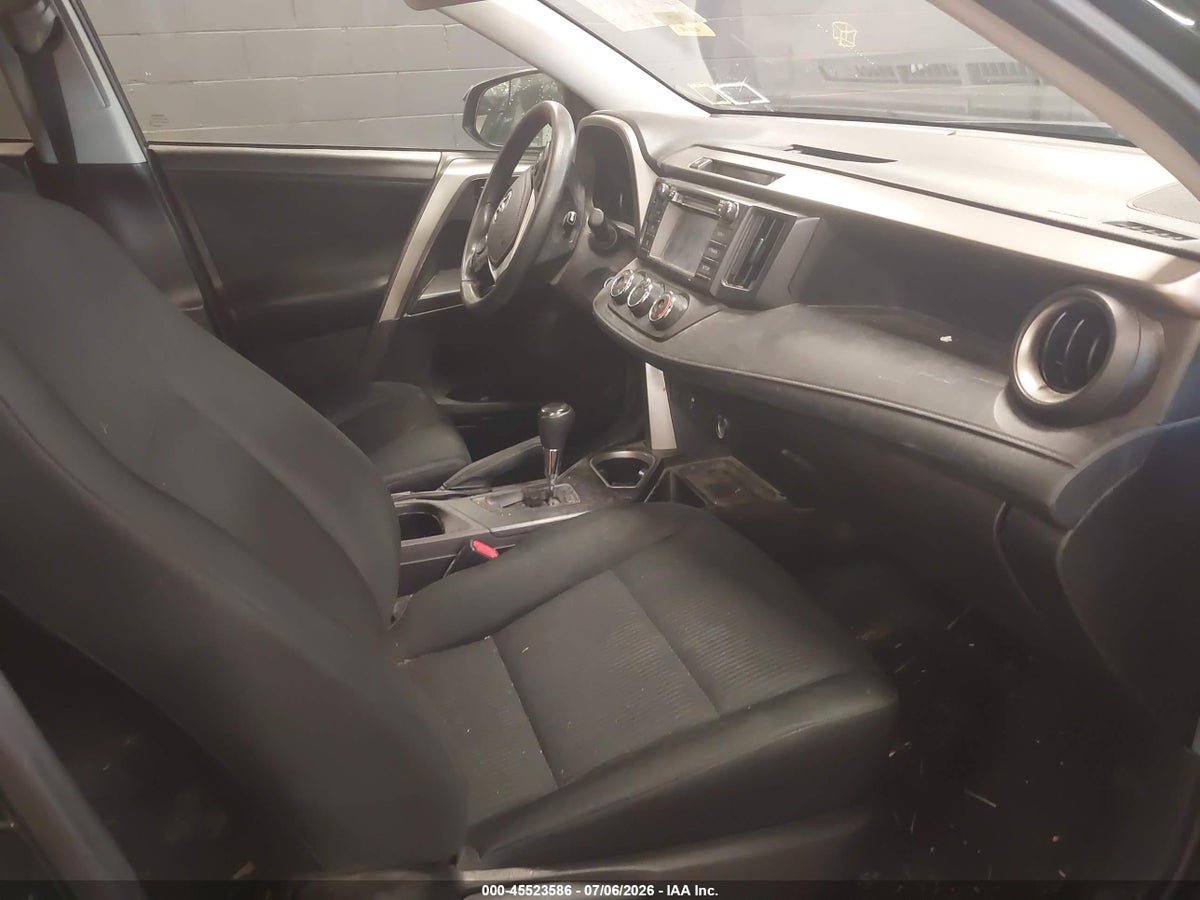 2018 TOYOTA RAV4 LE — снимка 5