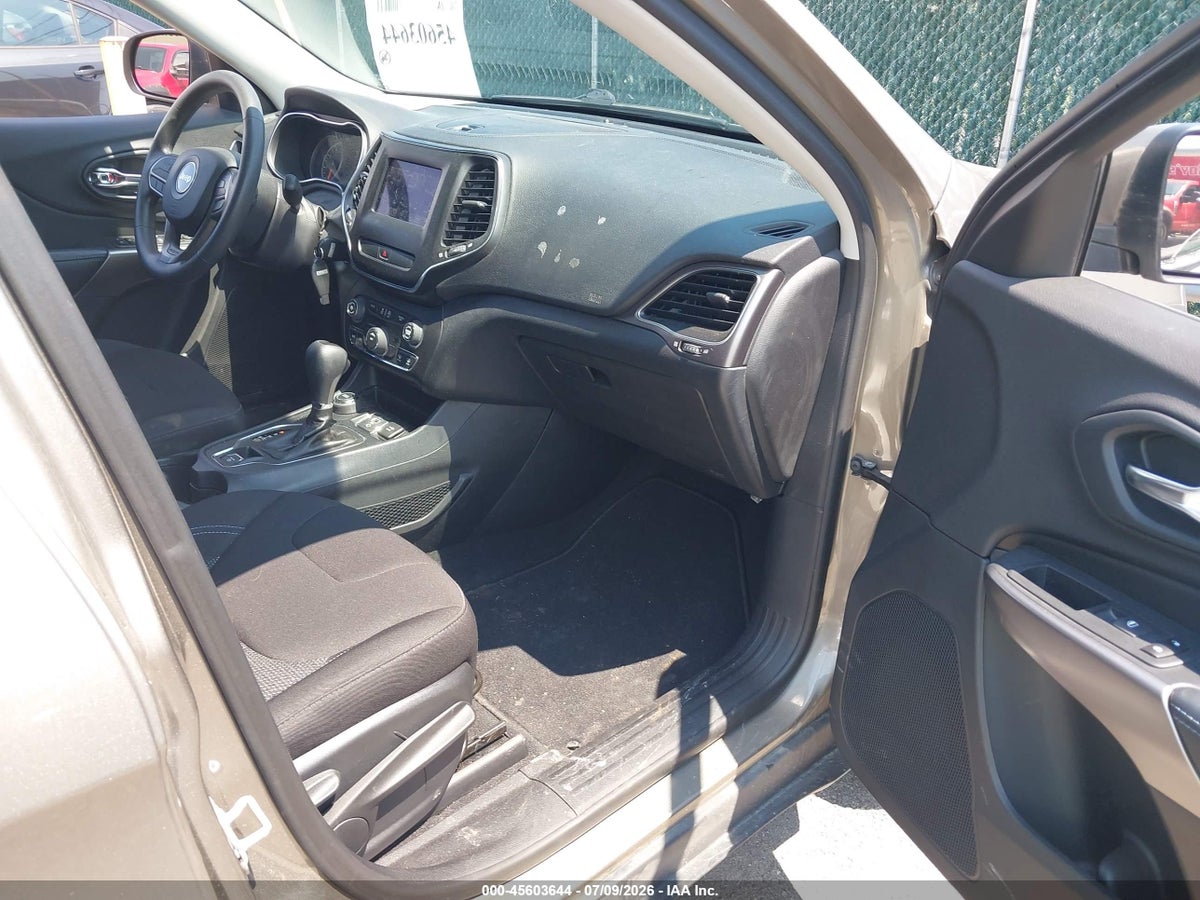 2019 JEEP CHEROKEE LATITUDE 4X4 — снимка 5