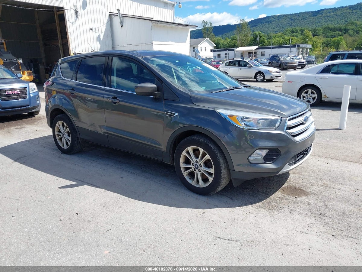 2017 FORD ESCAPE SE