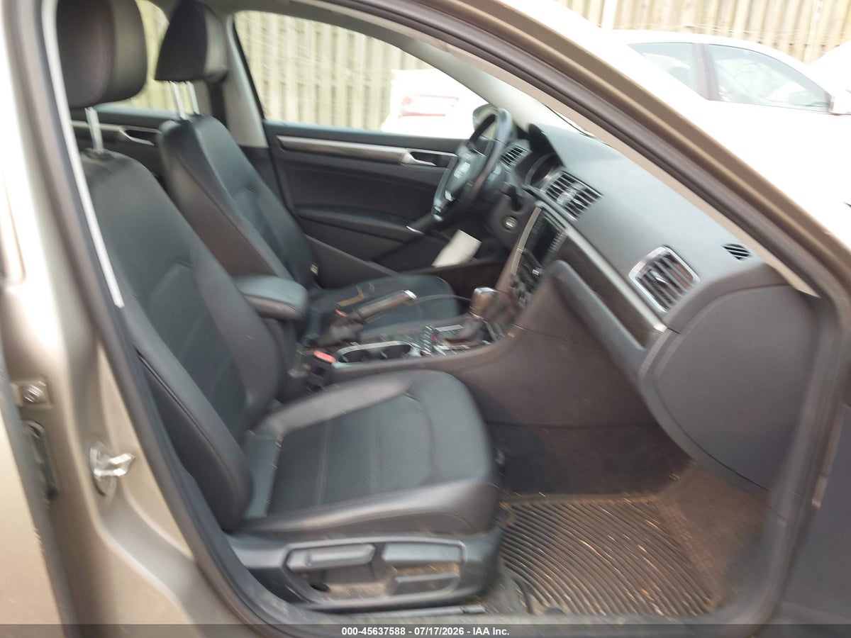 2016 VOLKSWAGEN PASSAT 1.8T SE — снимка 5