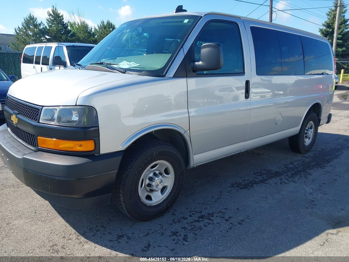 2020 CHEVROLET EXPRESS PASSENGER RWD 2500 REGULAR WHEELBASE LS — снимка 2