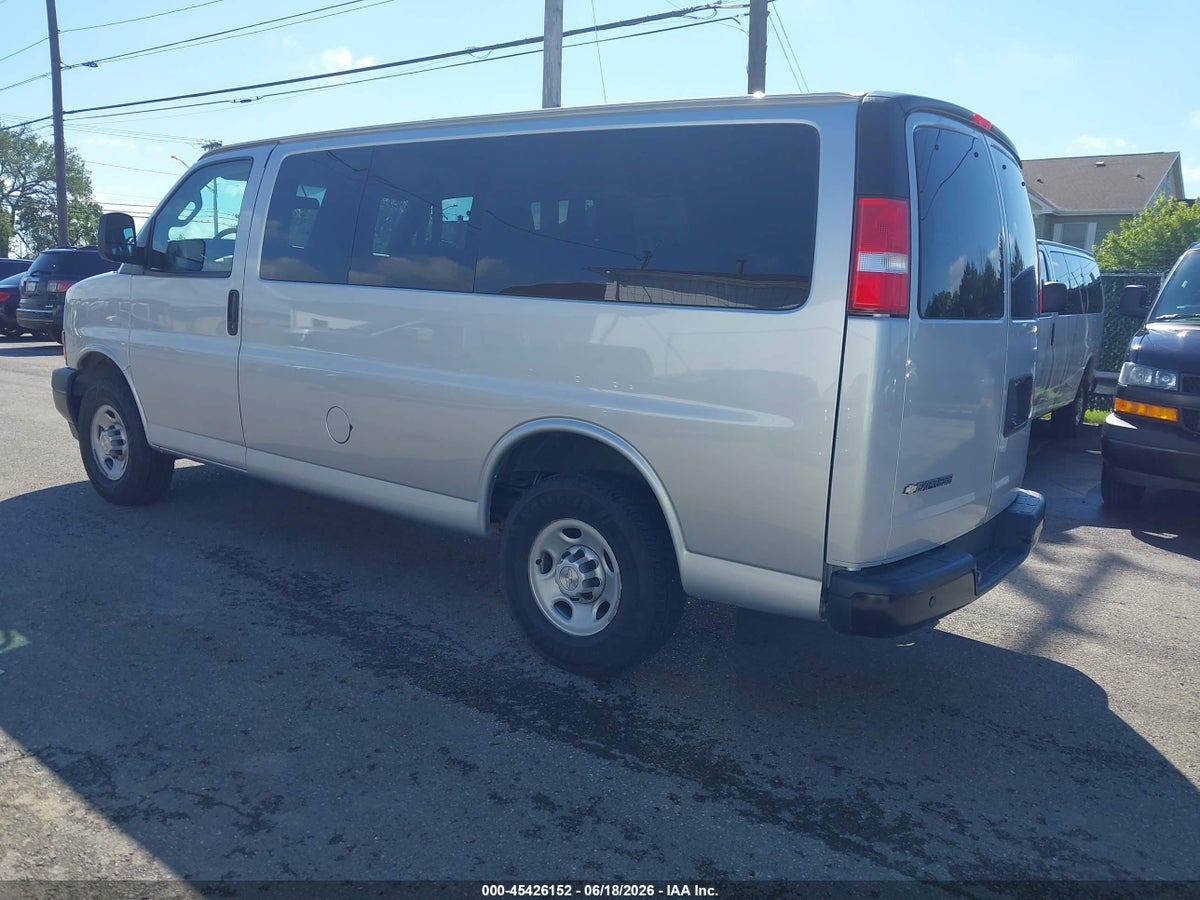 2020 CHEVROLET EXPRESS PASSENGER RWD 2500 REGULAR WHEELBASE LS — снимка 3