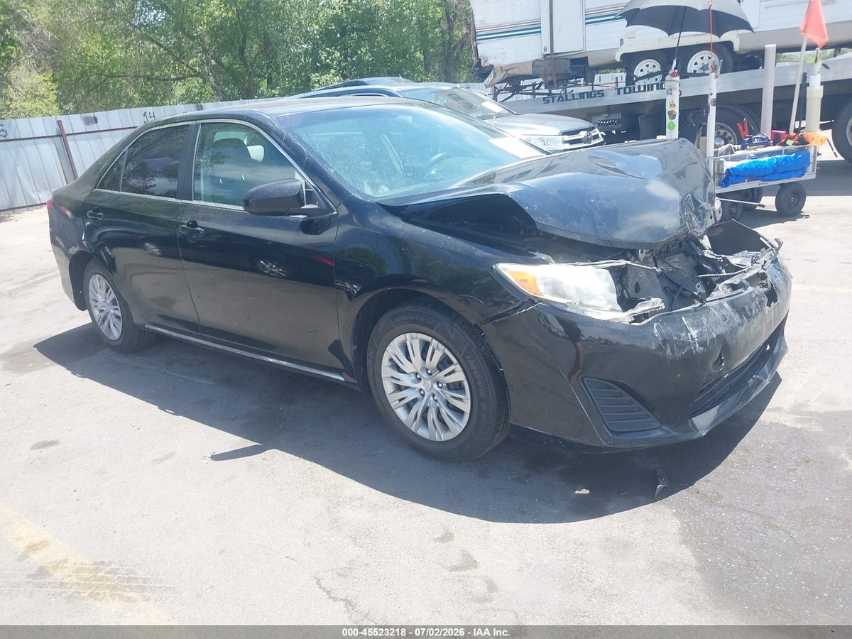2014 TOYOTA CAMRY LE