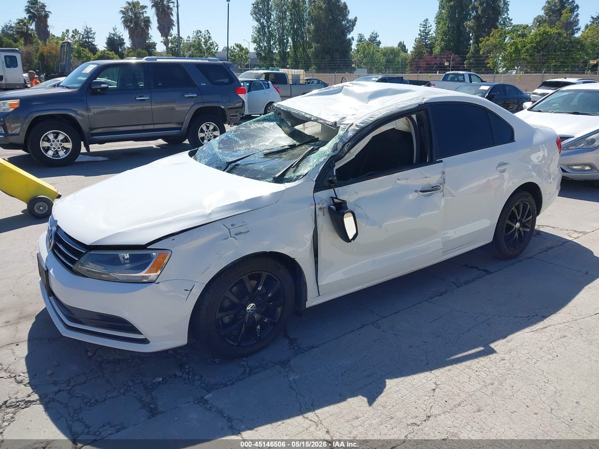 2015 VOLKSWAGEN JETTA 1.8T SE — снимка 2