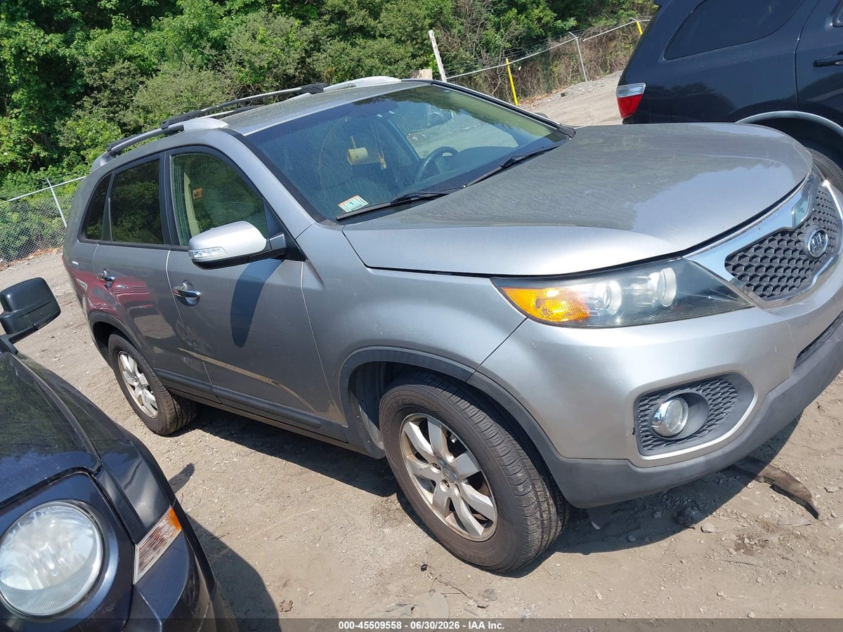 2013 KIA SORENTO LX