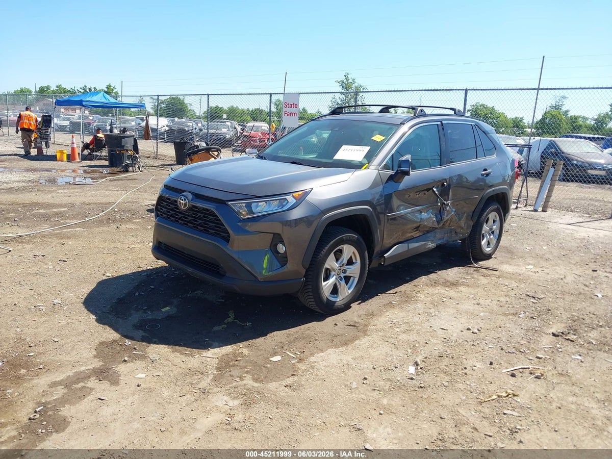 2021 TOYOTA RAV4 XLE — снимка 2
