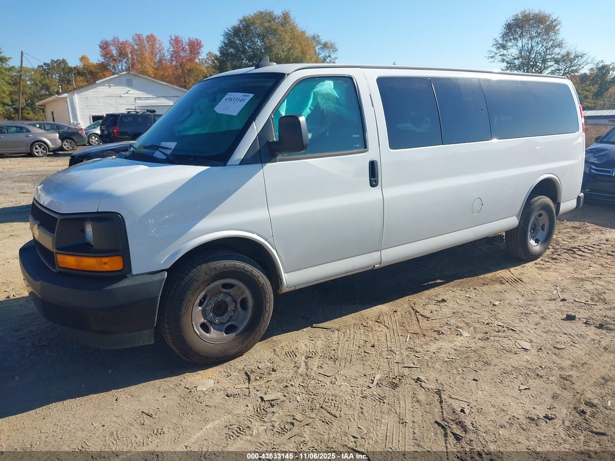 2017 CHEVROLET EXPRESS 3500 LS — снимка 2