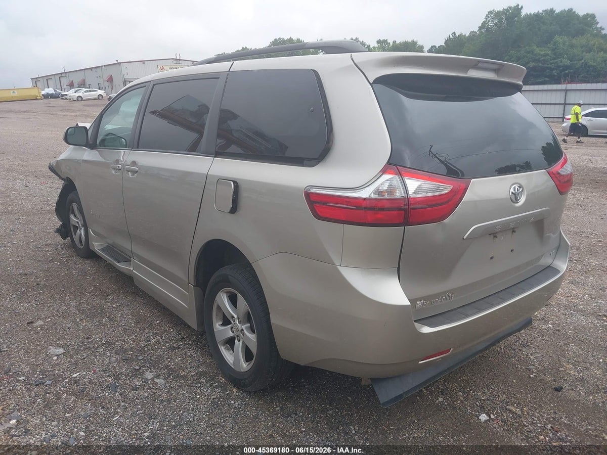 2017 TOYOTA SIENNA LE 7 PASSENGER — снимка 3