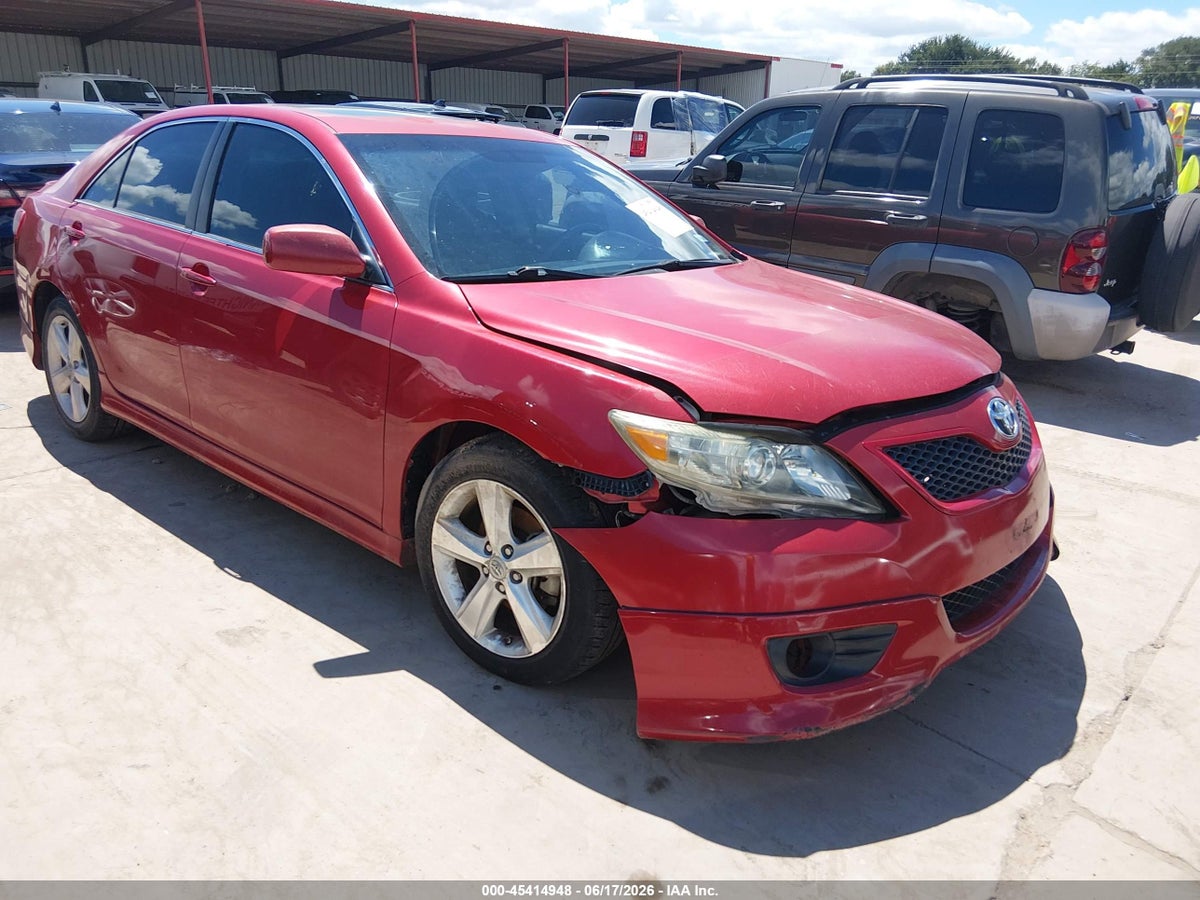 2011 TOYOTA CAMRY SE