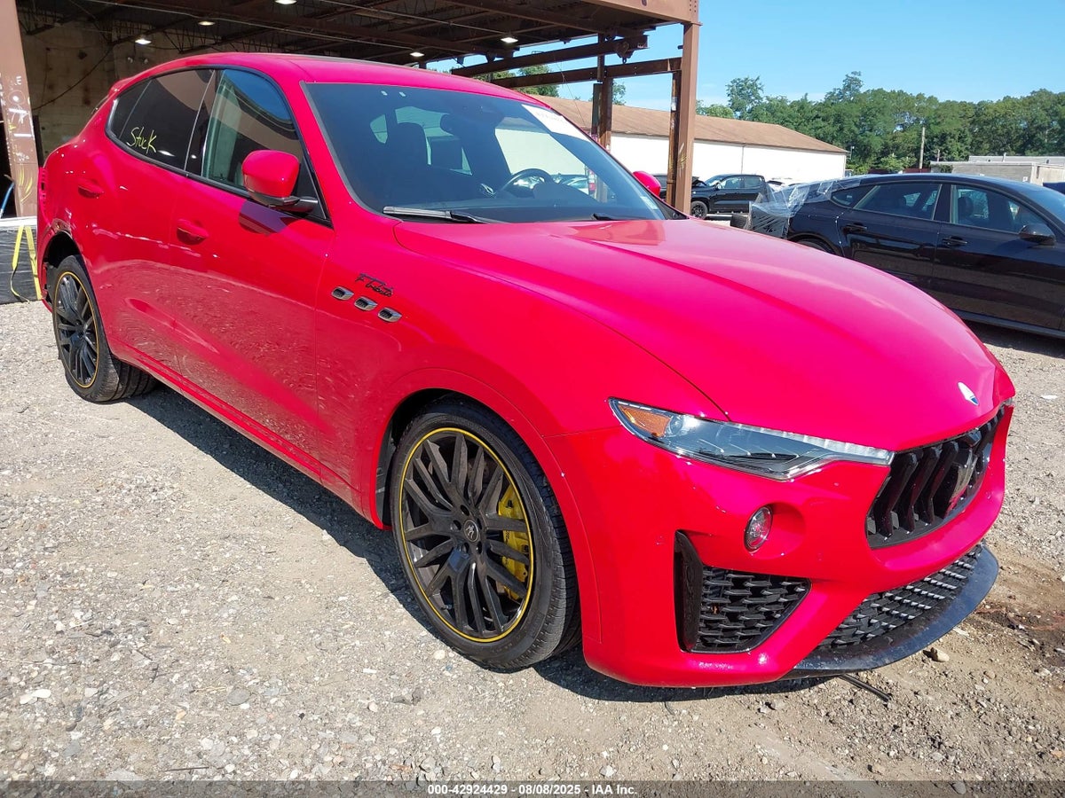 2022 MASERATI LEVANTE TRIBUTO