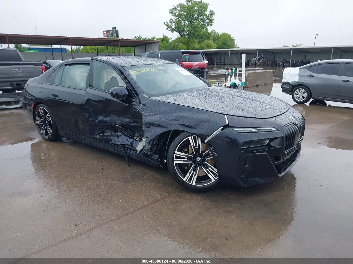 2025 BMW 740I