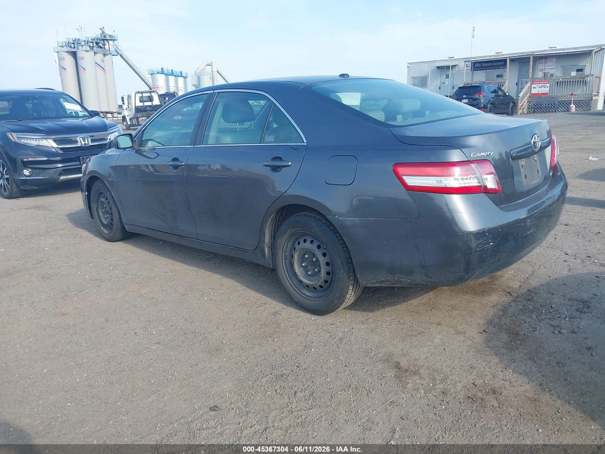 2010 TOYOTA CAMRY LE — снимка 3