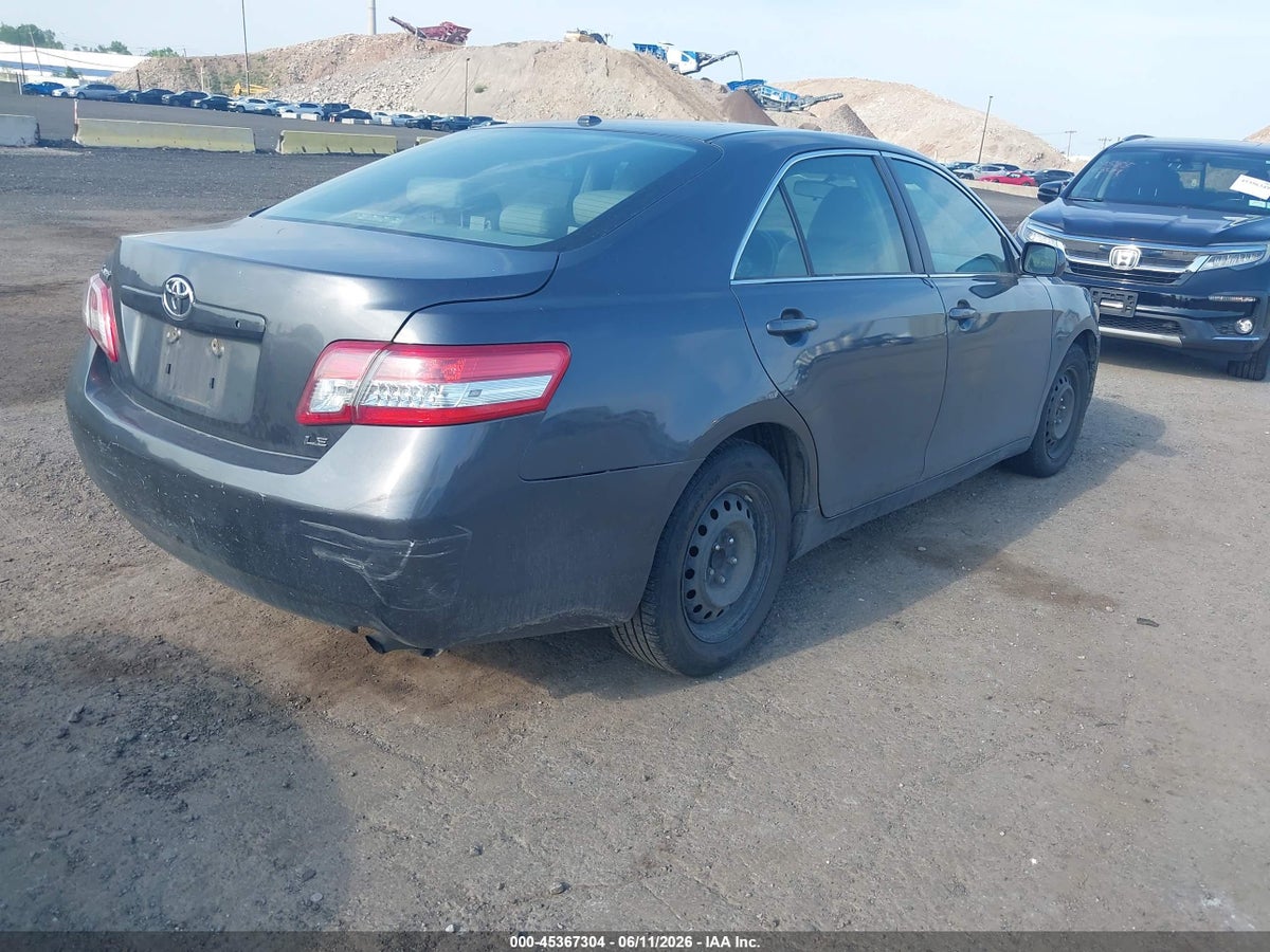 2010 TOYOTA CAMRY LE — снимка 4