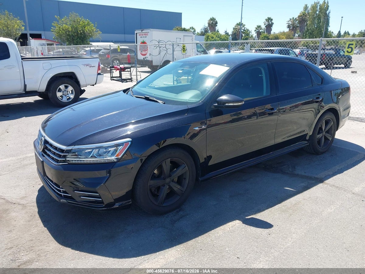 2018 VOLKSWAGEN PASSAT 2.0T R-LINE/2.0T S — снимка 2