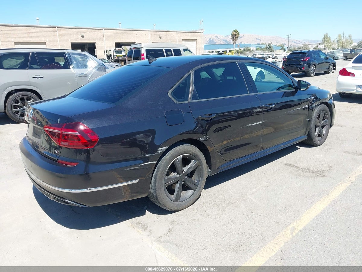 2018 VOLKSWAGEN PASSAT 2.0T R-LINE/2.0T S — снимка 4