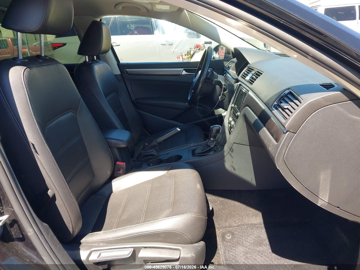 2018 VOLKSWAGEN PASSAT 2.0T R-LINE/2.0T S — снимка 5