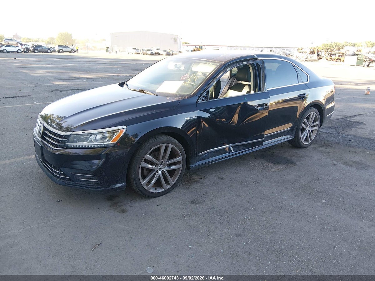 2017 VOLKSWAGEN PASSAT 1.8T R-LINE — снимка 2