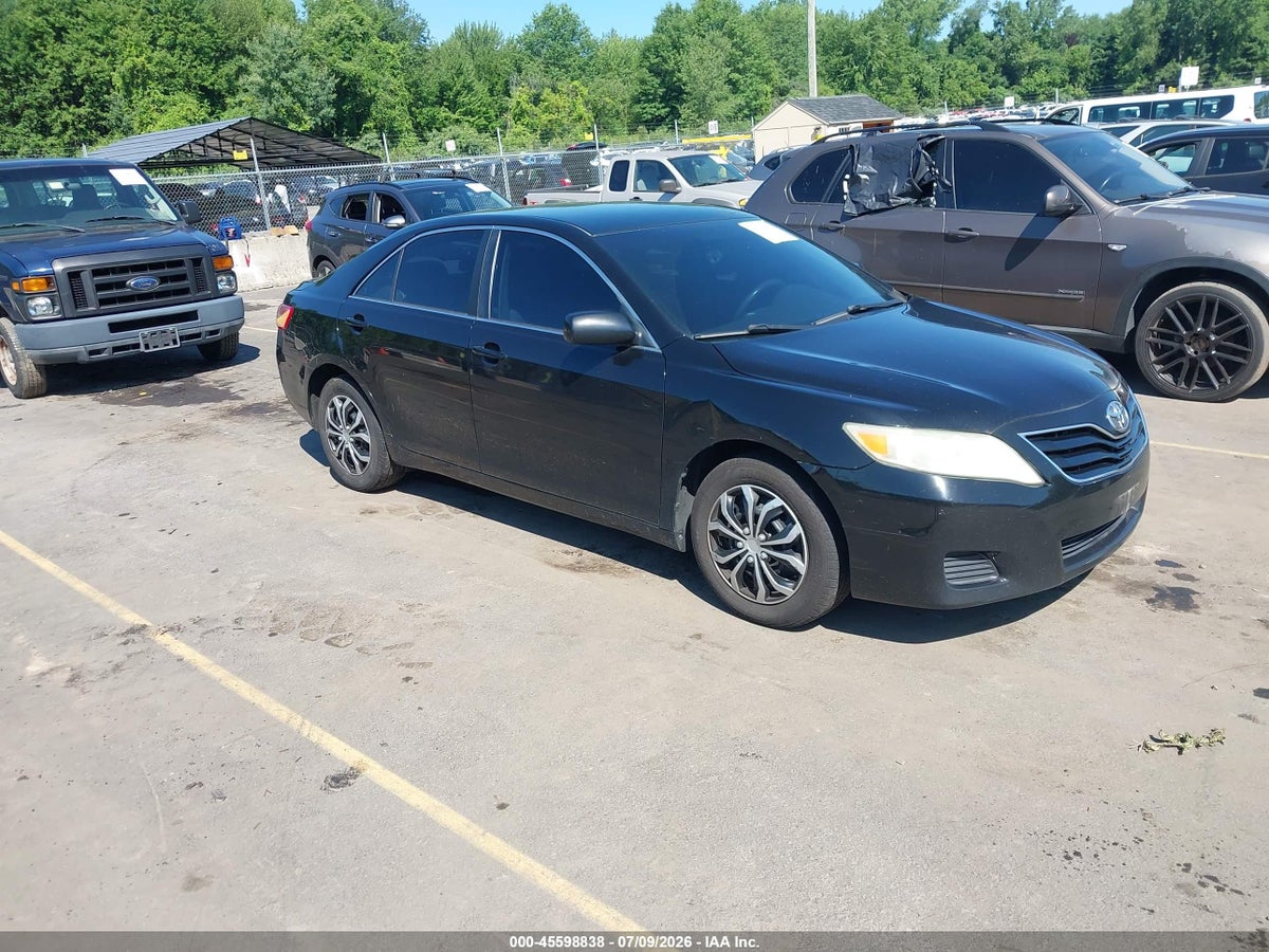 2011 TOYOTA CAMRY LE