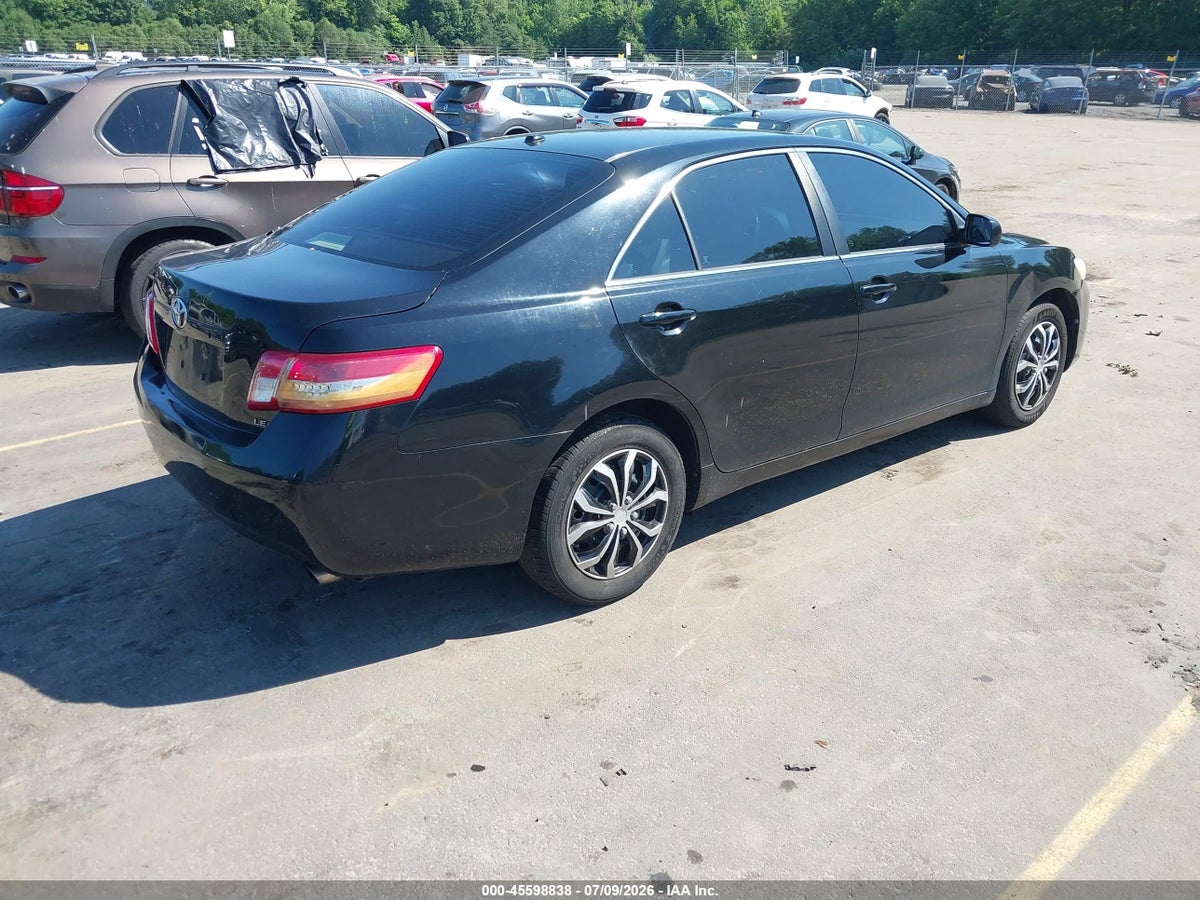 2011 TOYOTA CAMRY LE — снимка 4