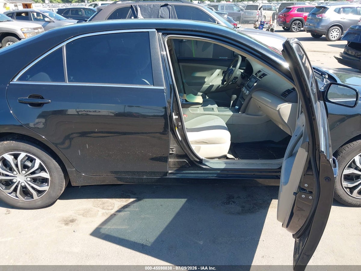 2011 TOYOTA CAMRY LE — снимка 5