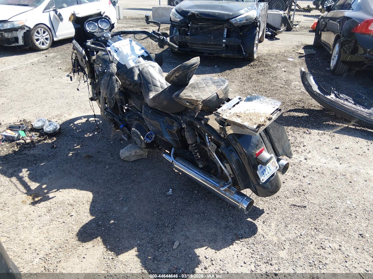 2013 HARLEY-DAVIDSON FLTRXSE CVO ROAD GLIDE CUST/ANNIV — снимка 3