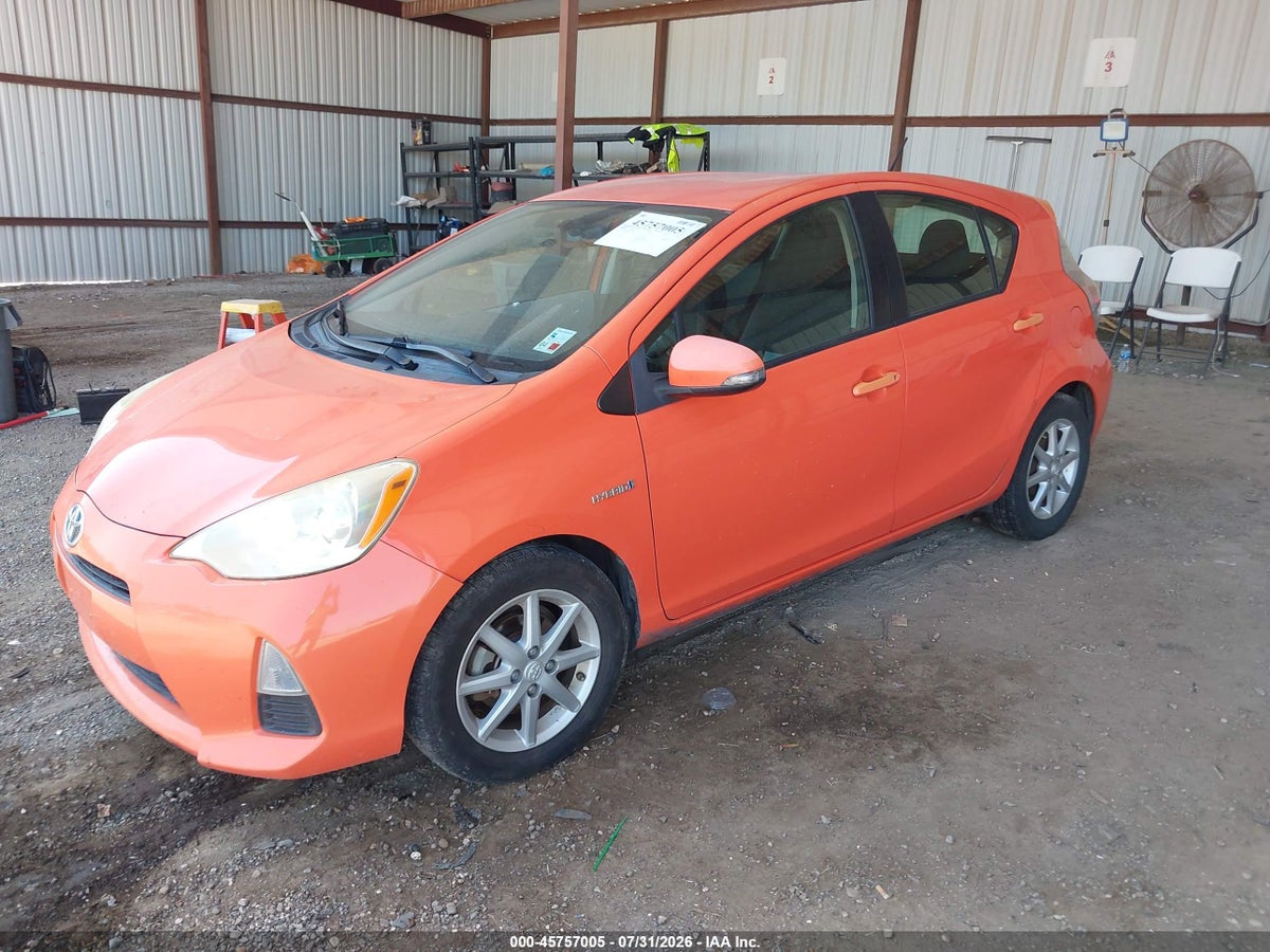 2013 TOYOTA PRIUS C THREE — снимка 2