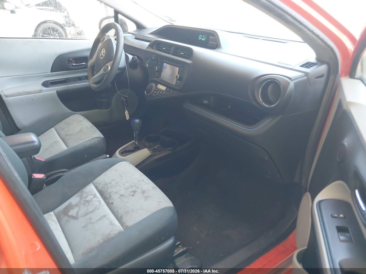 2013 TOYOTA PRIUS C THREE — снимка 5