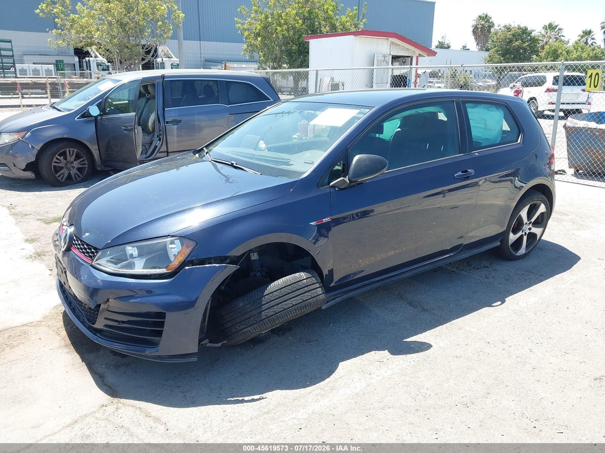 2015 VOLKSWAGEN GOLF GTI 2.0T S 2-DOOR — снимка 2