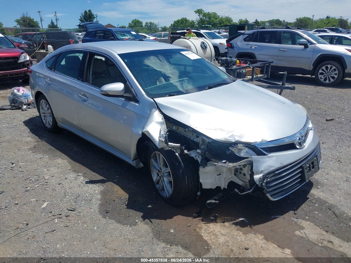 2013 TOYOTA AVALON XLE