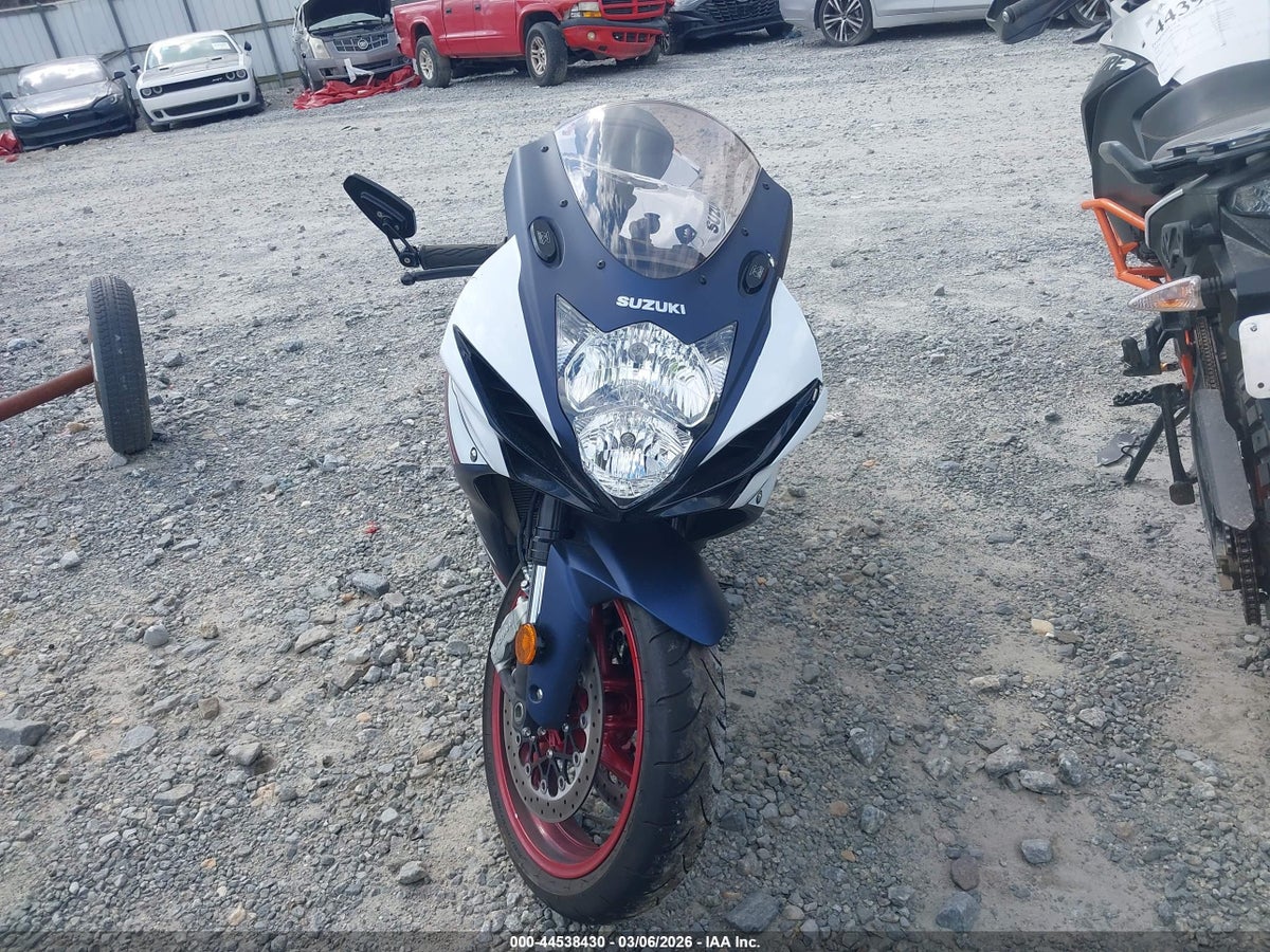 2025 SUZUKI GSX-R600 — снимка 5