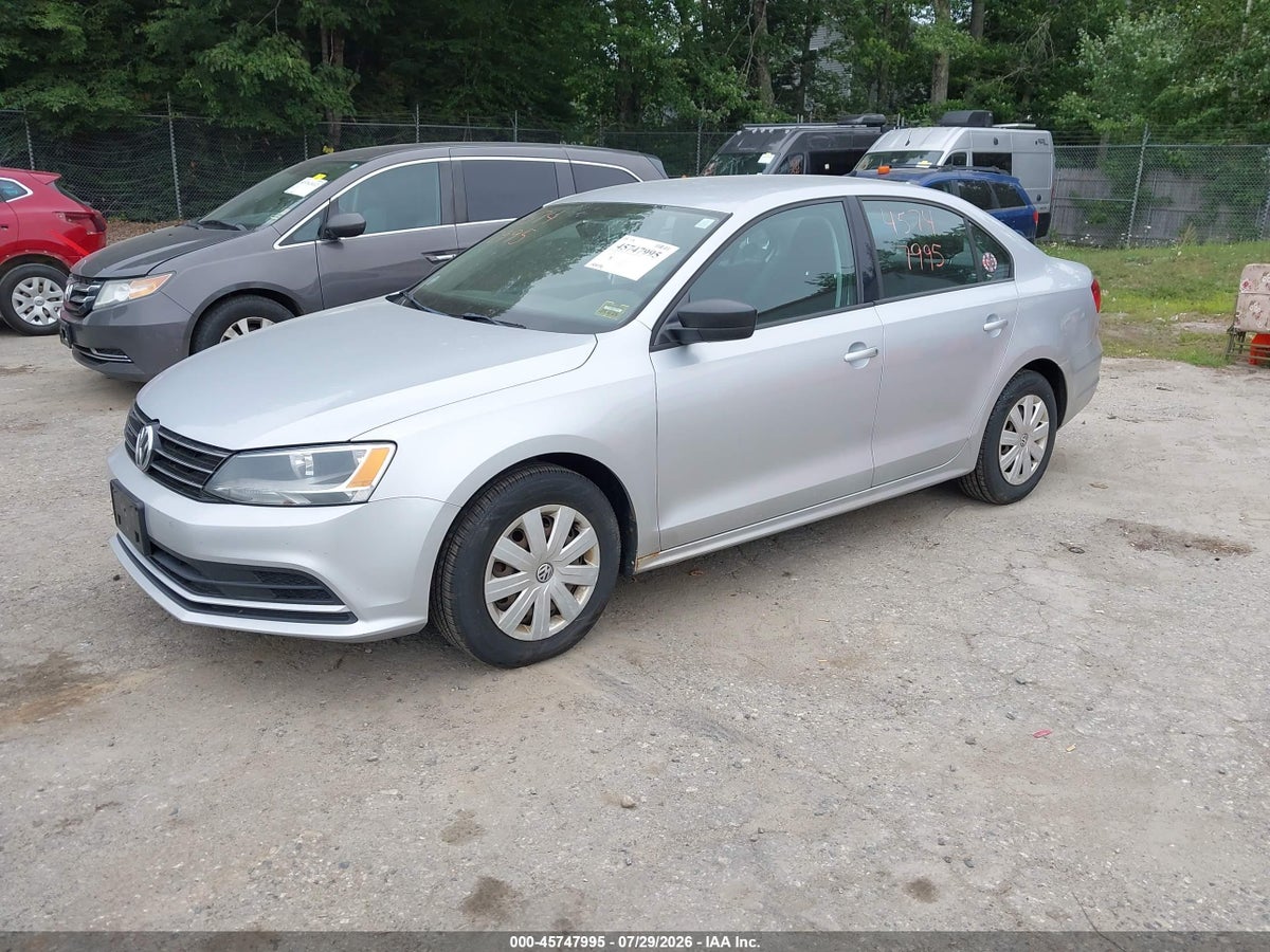 2015 VOLKSWAGEN JETTA 2.0L S — снимка 2