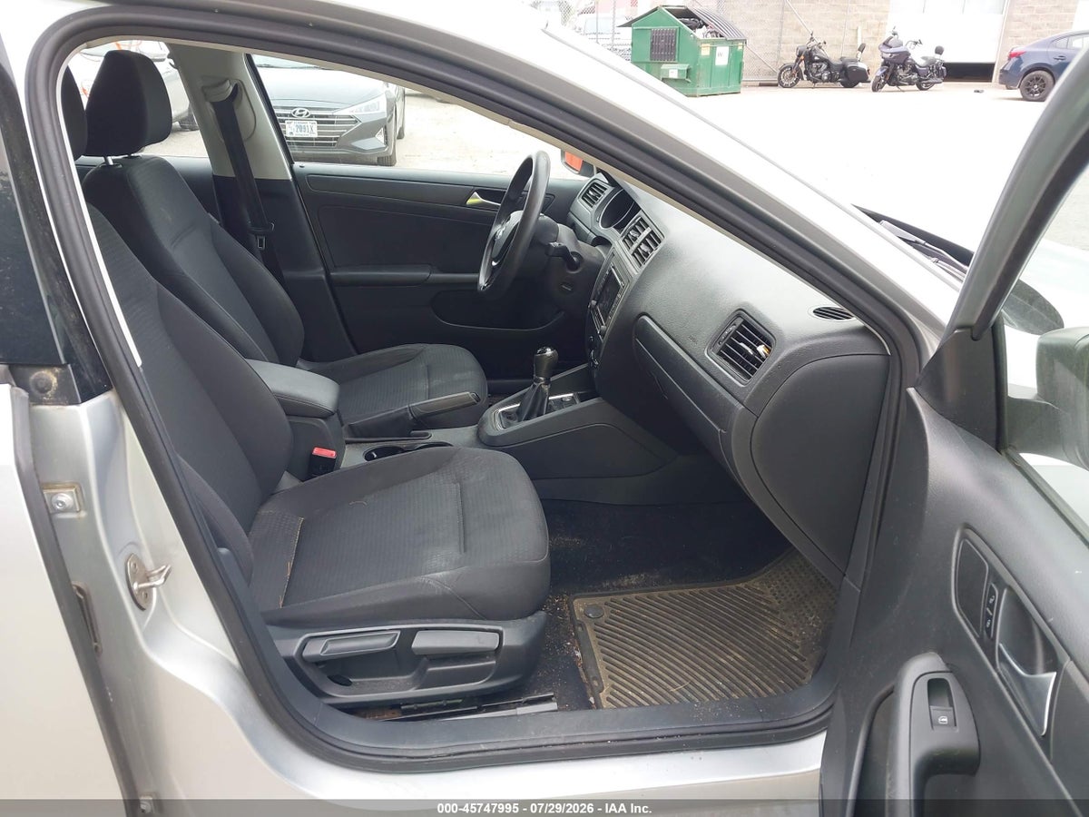 2015 VOLKSWAGEN JETTA 2.0L S — снимка 5
