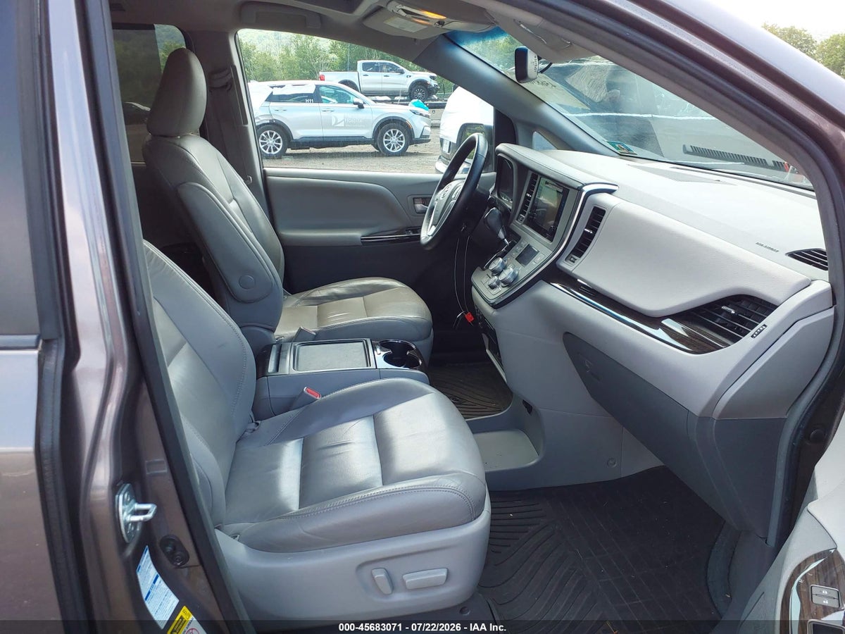 2015 TOYOTA SIENNA XLE PREMIUM 7 PASSENGER — снимка 5