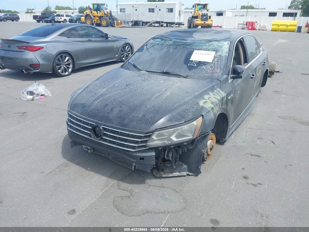 2017 VOLKSWAGEN PASSAT 1.8T R-LINE — снимка 2